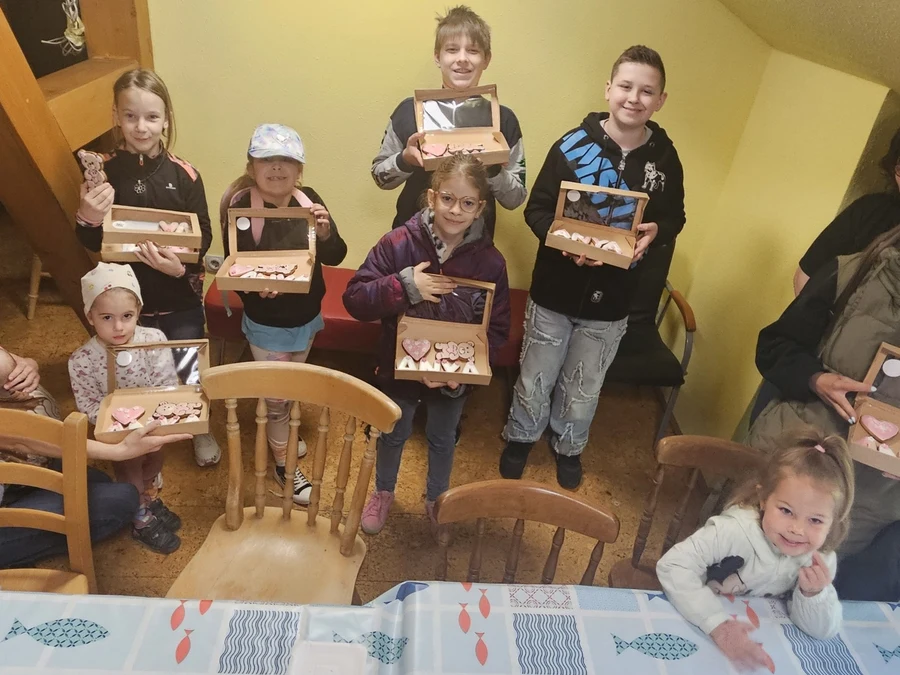 Kollaboratív közös vászonfestés
